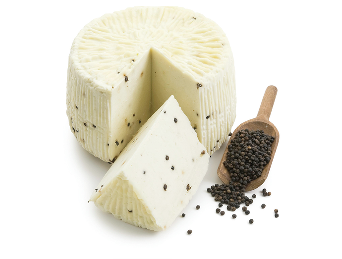 Formaggio Primo Sale Con Pepe Nero Di Pecora