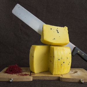 Formaggio Pecorino Allo Zafferano