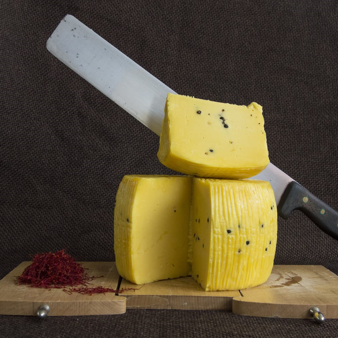Formaggio Pecorino Allo Zafferano